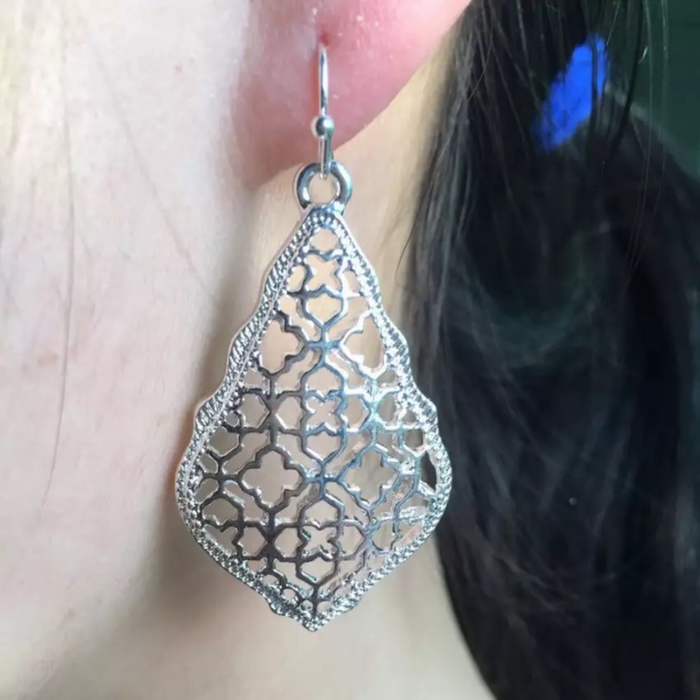 NEW 🌸 2” Silver Filigree teardrop earrings 🌸